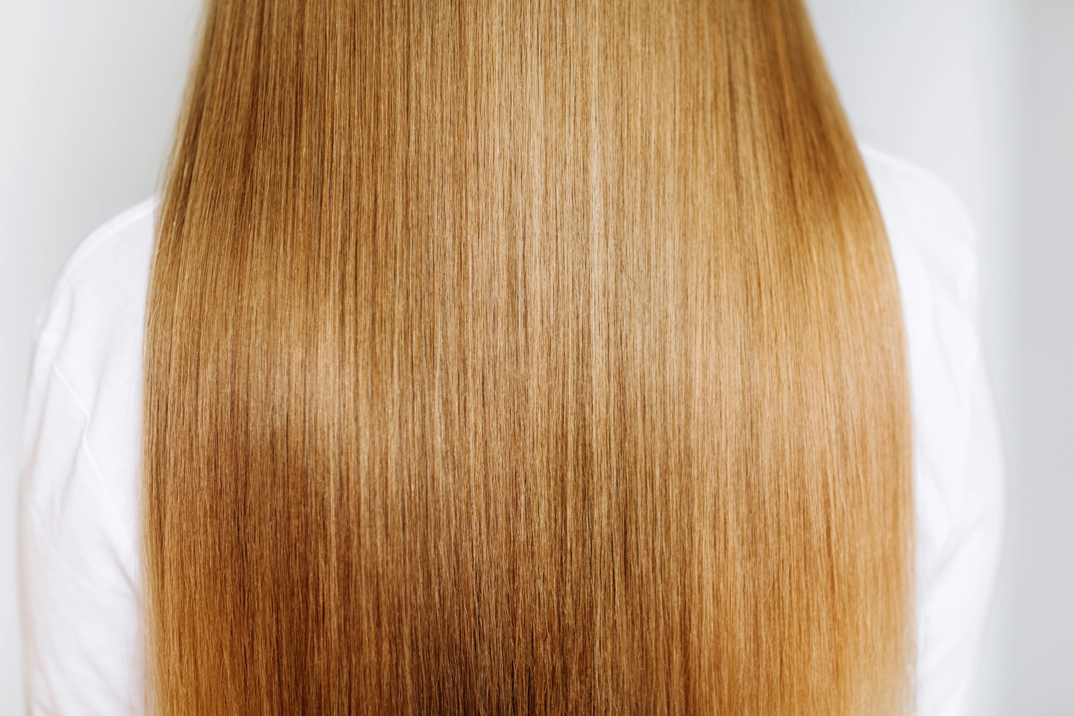 Păr neted și strălucitor cu efect Glass Hair